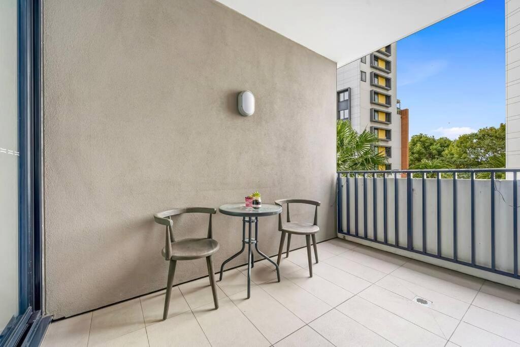 Convenient Modern 2bed Near Airport Sydney