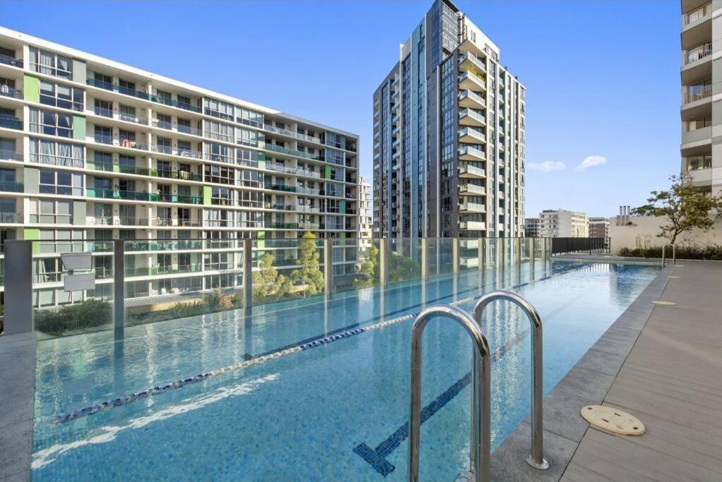 Apartment Convenient Modern 2bed Near Airport *